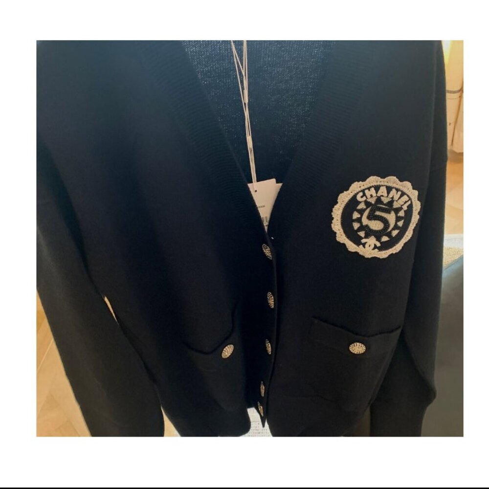 CHANEL NEW 23 CRUISE NAVY BLUE P74230